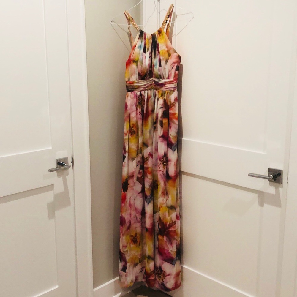 Gorgeous cache gown